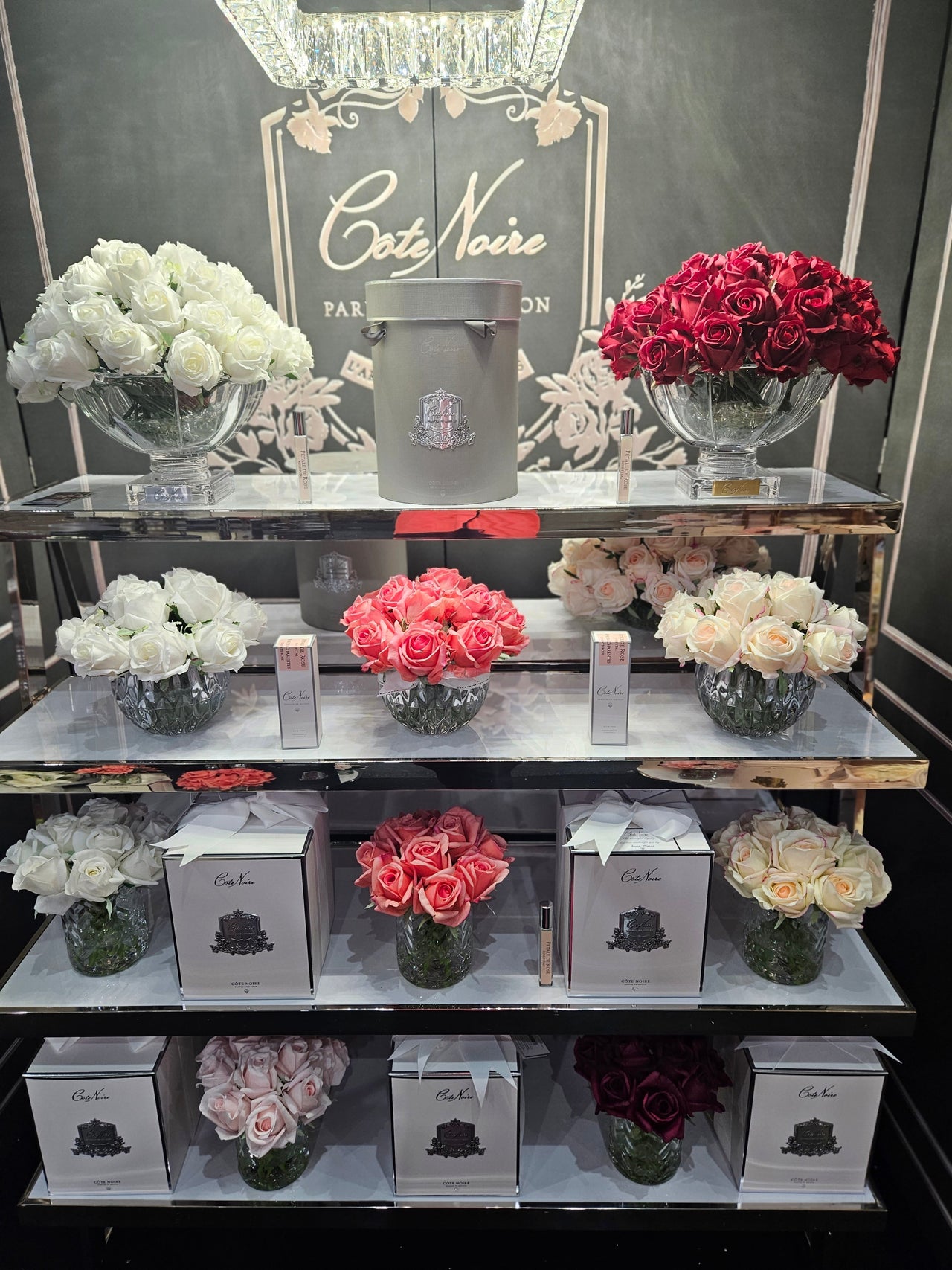 Luxury Round 13 Rose Bud Bouquet - White Peach - RRB05 (Carton of 1)