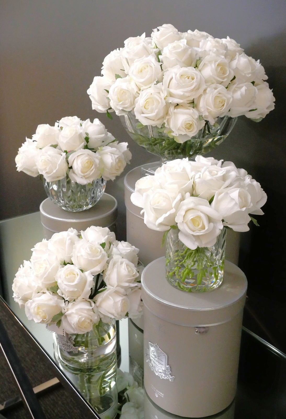 Grand Rose Bud Bouquet - Silver Badge - Ivory White - LRB01 (Carton of 1)