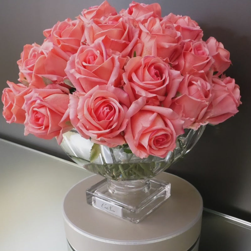 Luxury Centrepiece 37 Rose Bud Bouquet - Silver Badge - White Peach - CPRB05 (Carton of 1)