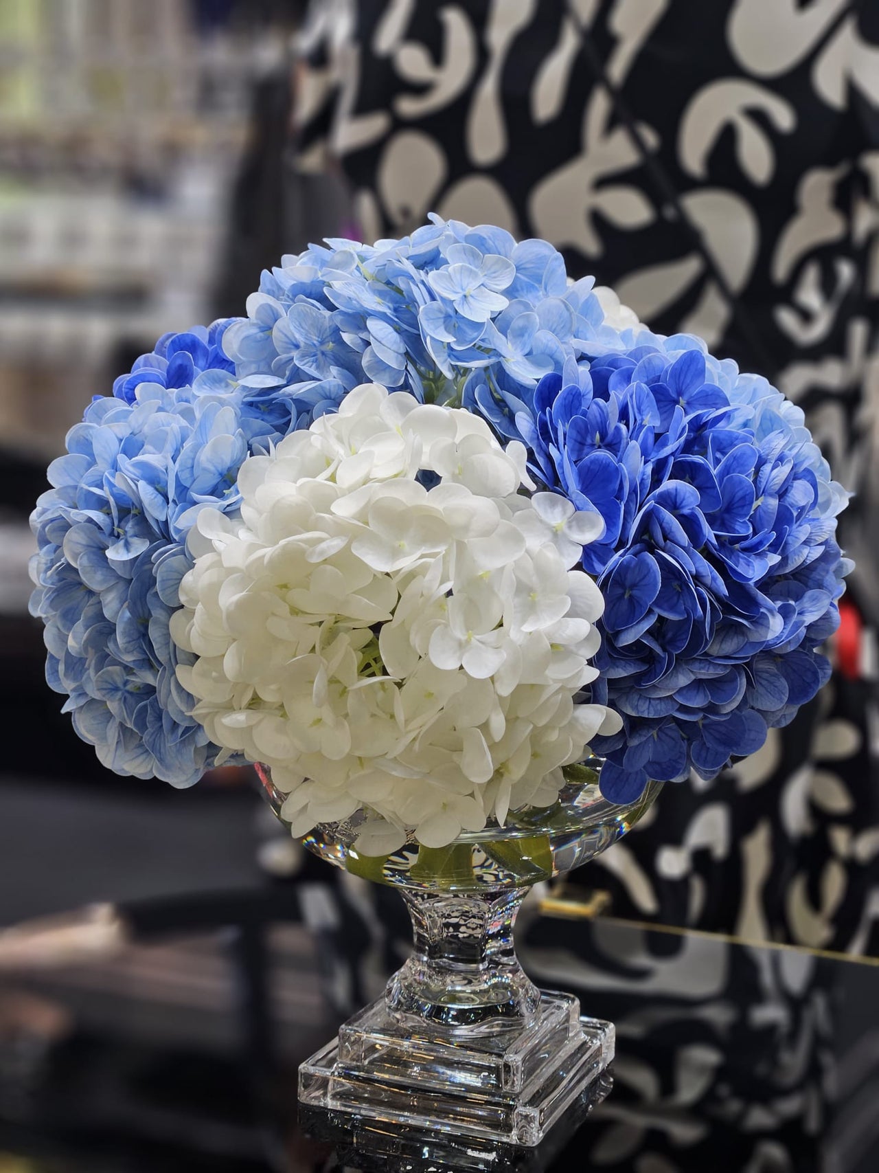 Provence Hydrangea Bouquet - Large - Gold Badge - Mixed Blue - PHB03L (Carton of 1)