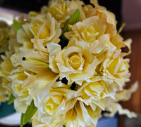 Versailles Roses & Lilies Bouquet - Gold Badge - Yellow - VLR08 (Carton of 1)
